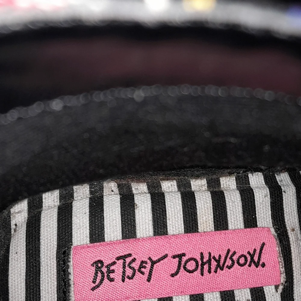 Betsey Johnson - Picture 6 of 9
